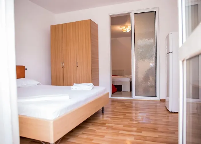 Guest house Casa Raul 3*